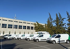 Cádiz estrena 26 vehículos para renovar la flota de los centros sanitarios