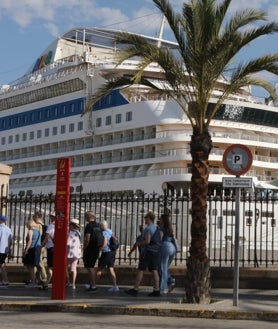 Imagen secundaria 2 - El Puerto de Cádiz recibe este miércoles a casi 10.000 turistas a bordo de tres cruceros