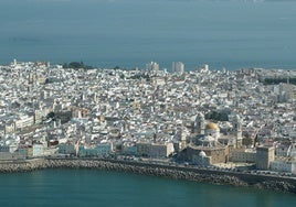 Objetivo municipal: contratar a 71 personas desempleadas mayores de 45 años en Cádiz