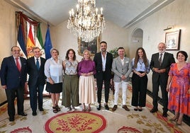 La alcaldesa presenta oficialmente a los Reyes Magos y a la Cartera Real 2025