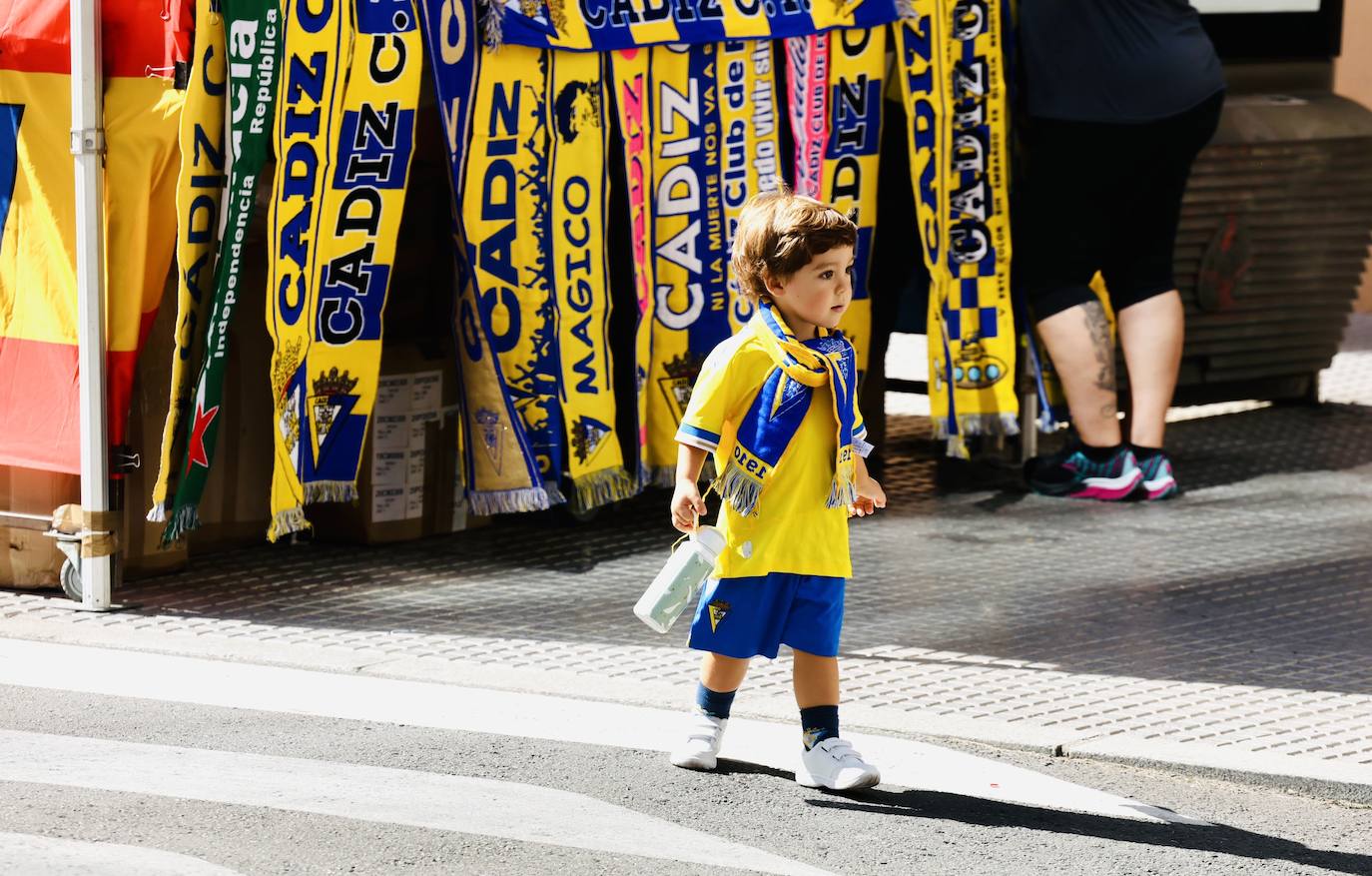 Fotos: ambiente en la previa del partido Cádiz CF-Racing de Ferrol