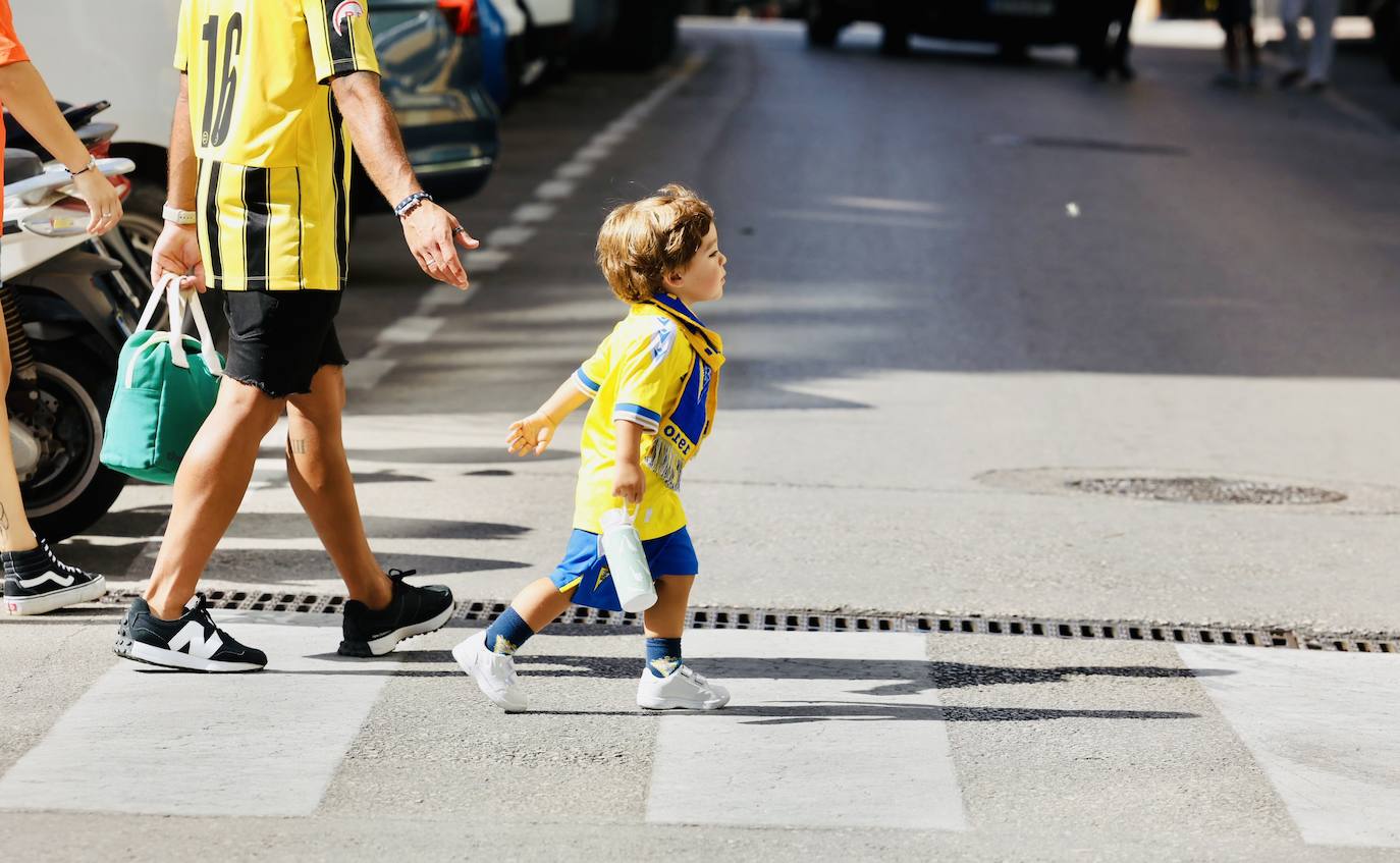 Fotos: ambiente en la previa del partido Cádiz CF-Racing de Ferrol