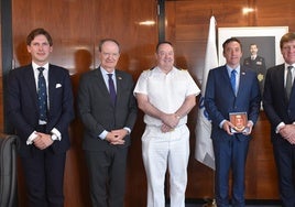 El jefe del Estado Mayor de la Royal Navy de Reino Unido visita el astillero de Navantia Puerto Real