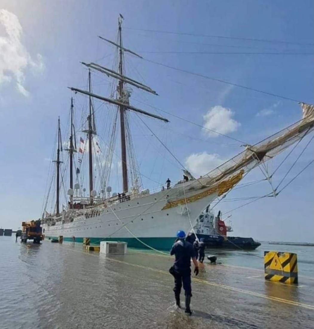 Las mareas vivas se tragan La Carraca y zonas del litoral de Cádiz