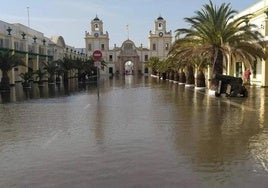 Las mareas vivas se tragan La Carraca y zonas del litoral de Cádiz