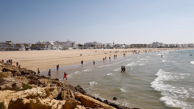 La provincia de Cádiz registró una temperatura media de 26,1 grados en agosto, la más fresca de Andalucía