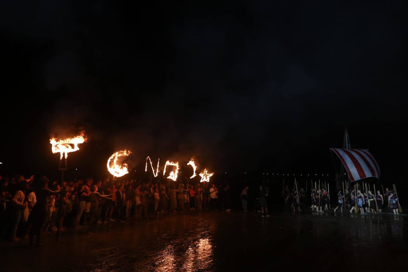 Fotos: Cádiz revive su pasado fenicio con la Fura dels Baus