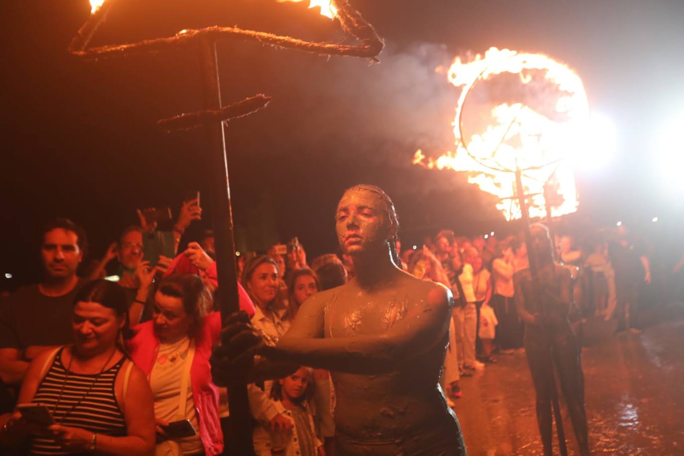 Fotos: Cádiz revive su pasado fenicio con la Fura dels Baus