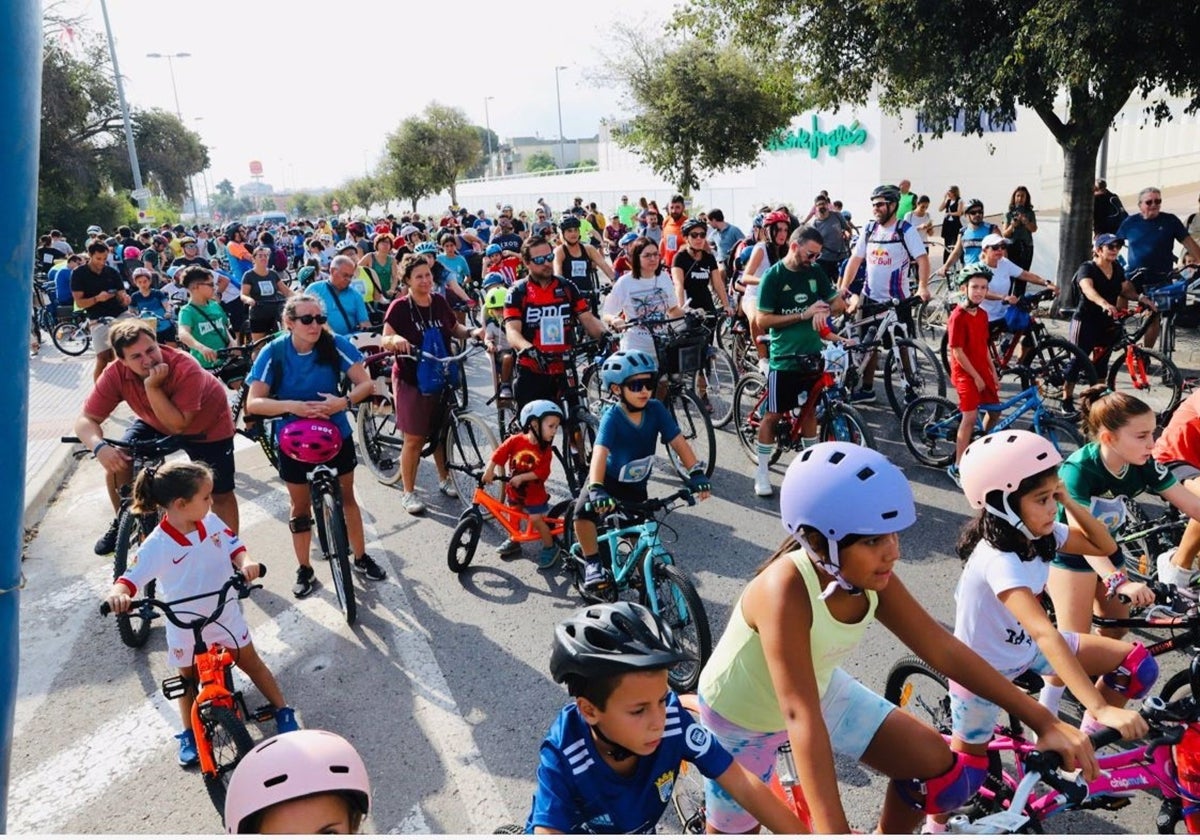 Participantes en la primera edición de la Fiesta de la Movilidad de Jerez.