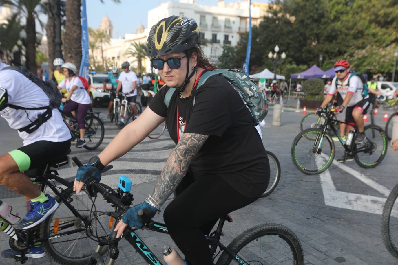 Cádiz apuesta por la bicicleta en una marcha en el Día Europeo sin coches