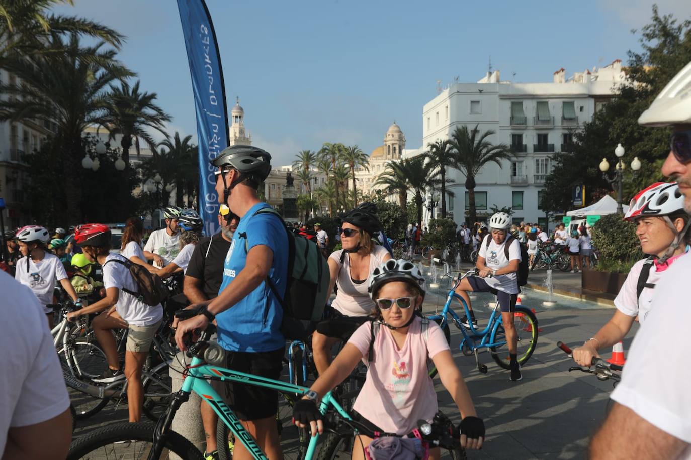 Cádiz apuesta por la bicicleta en una marcha en el Día Europeo sin coches