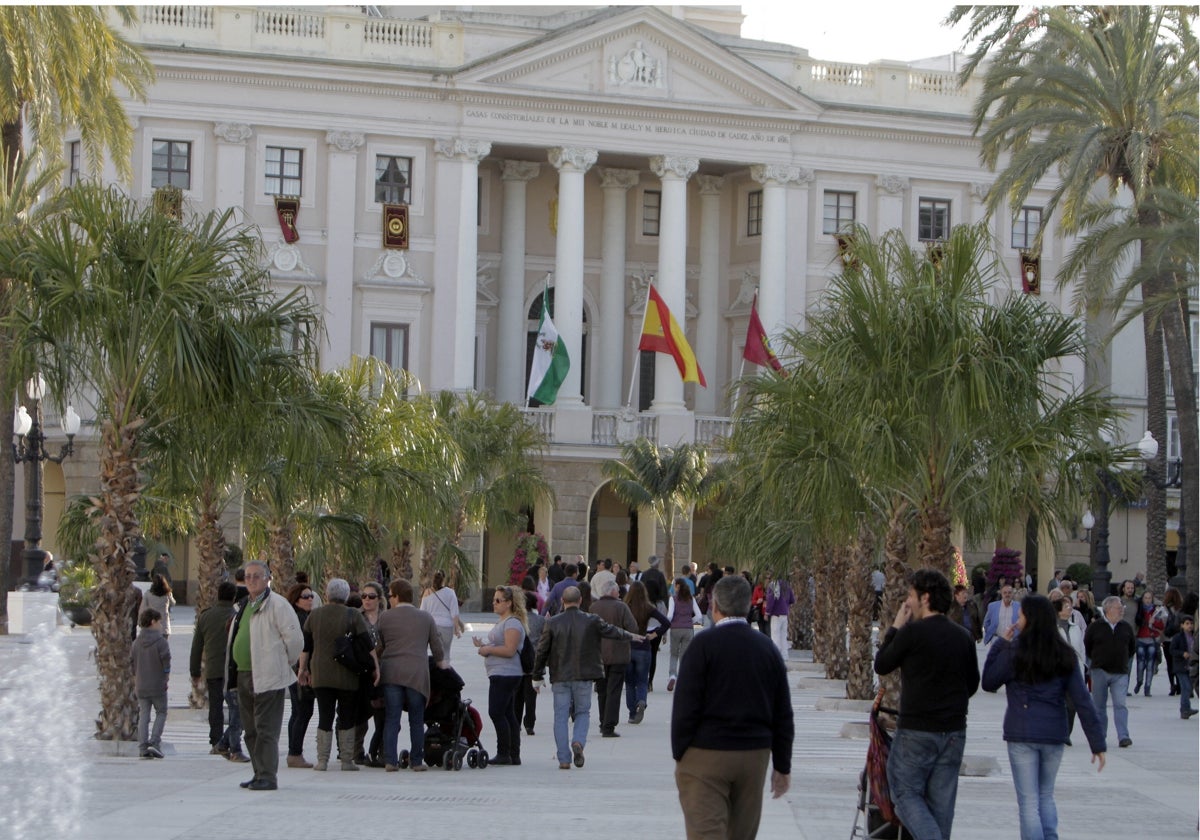 Cuarto Milenio estará en el Ayuntamiento de Cádiz.