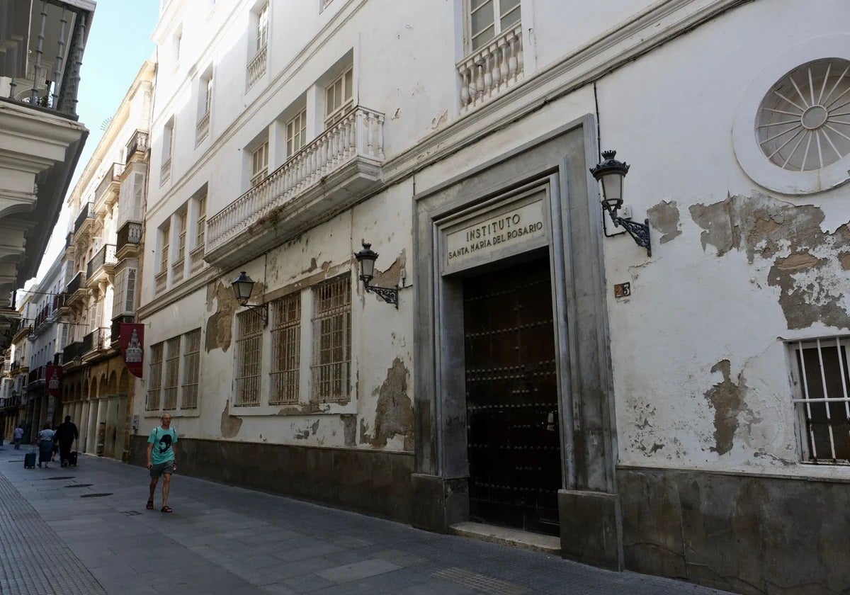 Diputación planteó el traslado de la Escuela de Hotelería Fernando Quiñones al inmueble del IES Rosario de Cádiz