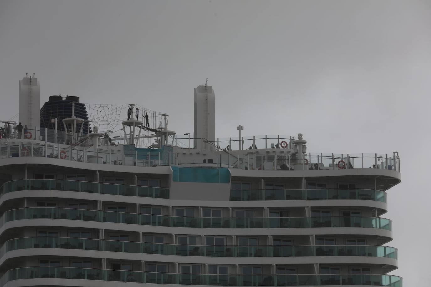 Fotos: Más de 8.000 turistas han llegado este jueves al puerto de Cádiz