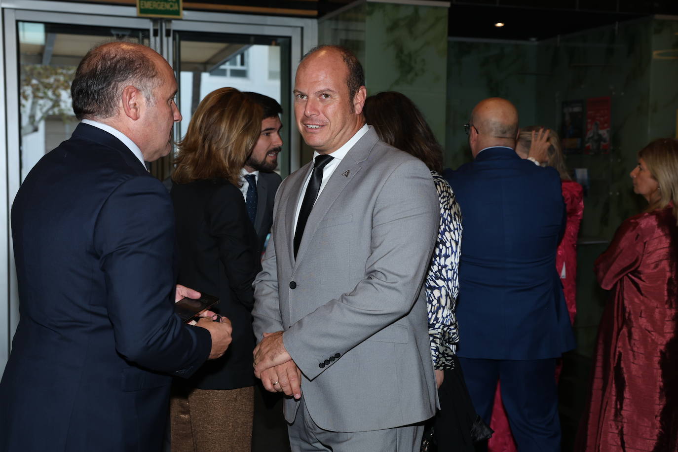 FOTOS: Los invitados a los Premios LA VOZ 2024 llegan al Parador de Cádiz (II)