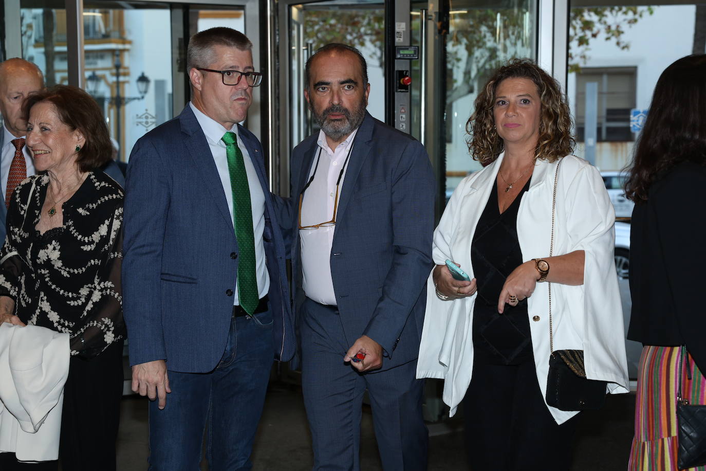 FOTOS: Los invitados a los Premios LA VOZ 2024 llegan al Parador de Cádiz (II)