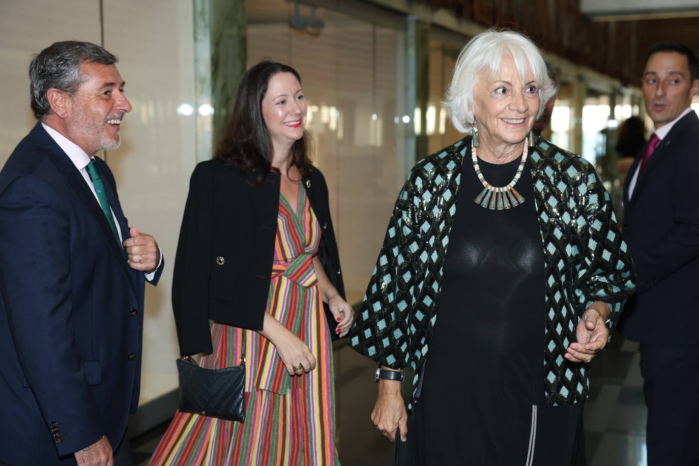 FOTOS: Los invitados a los Premios LA VOZ 2024 llegan al Parador de Cádiz