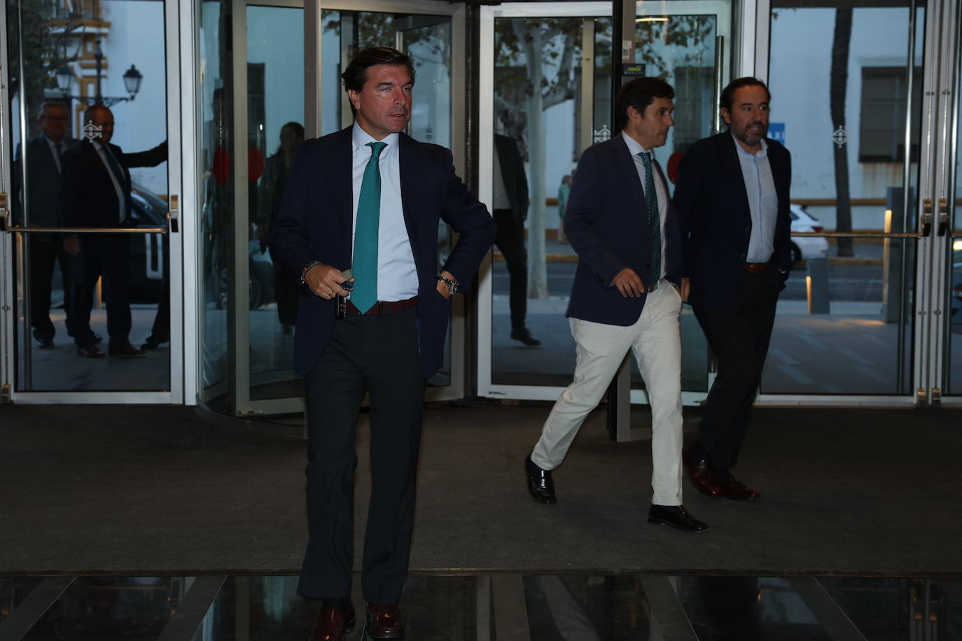 FOTOS: Los invitados a los Premios LA VOZ 2024 llegan al Parador de Cádiz