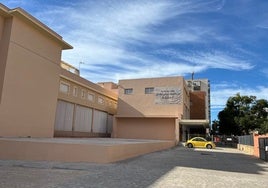 El colegio Las Esclavas de Cádiz, dos años sin iglesia