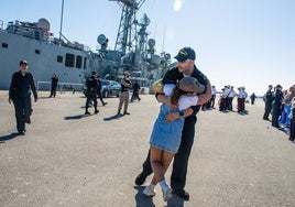 La fragata 'Santa María' sale de Rota para integrarse en la 'Operación Atalanta' durante cinco meses