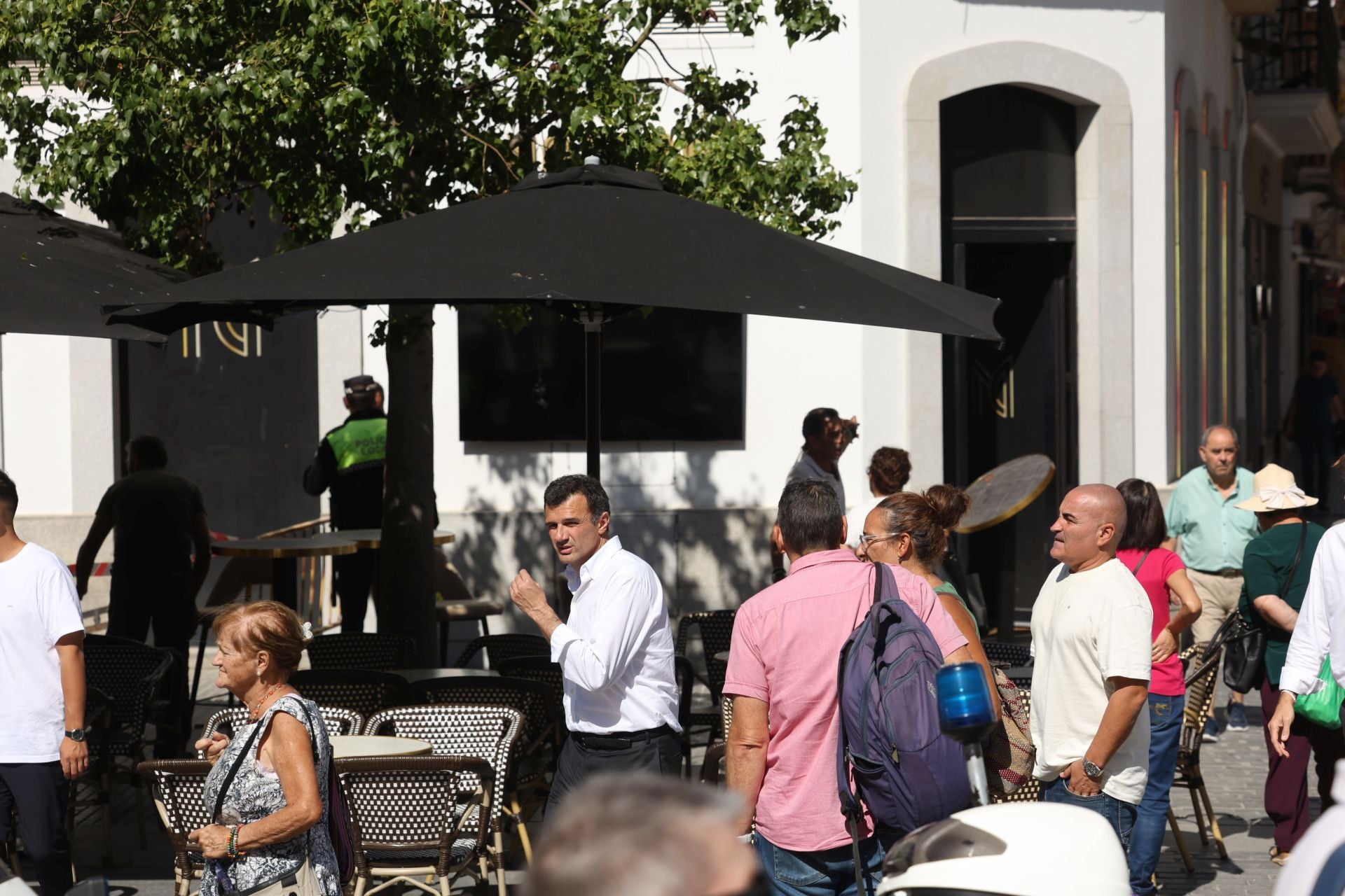 Fotos: cae un balcón en la plaza de San Juan de Dios de Cádiz