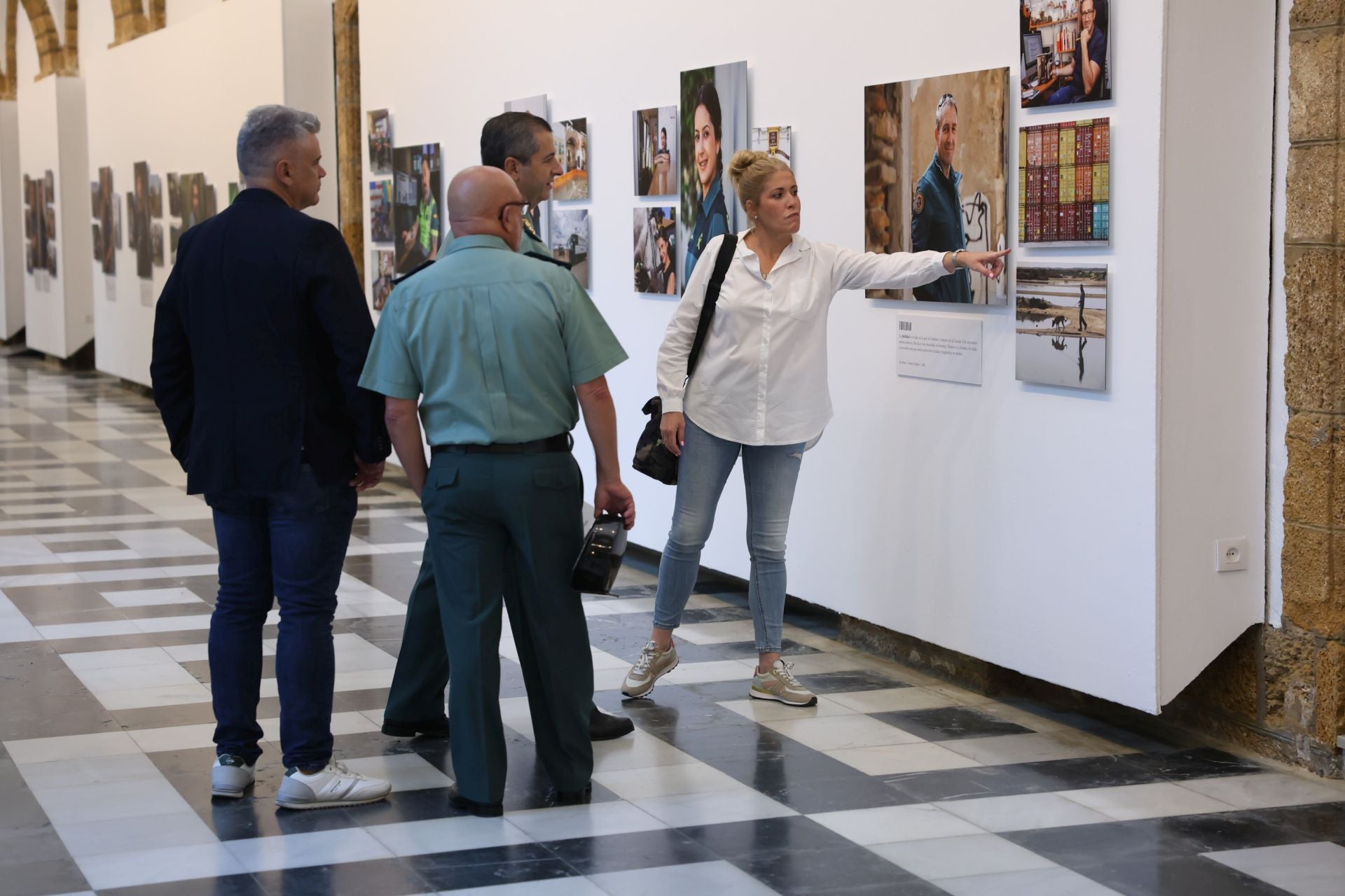 La exposición ‘Valores de la Guardia Civil. 180 años cerca de ti’, ya en Diputación de Cádiz