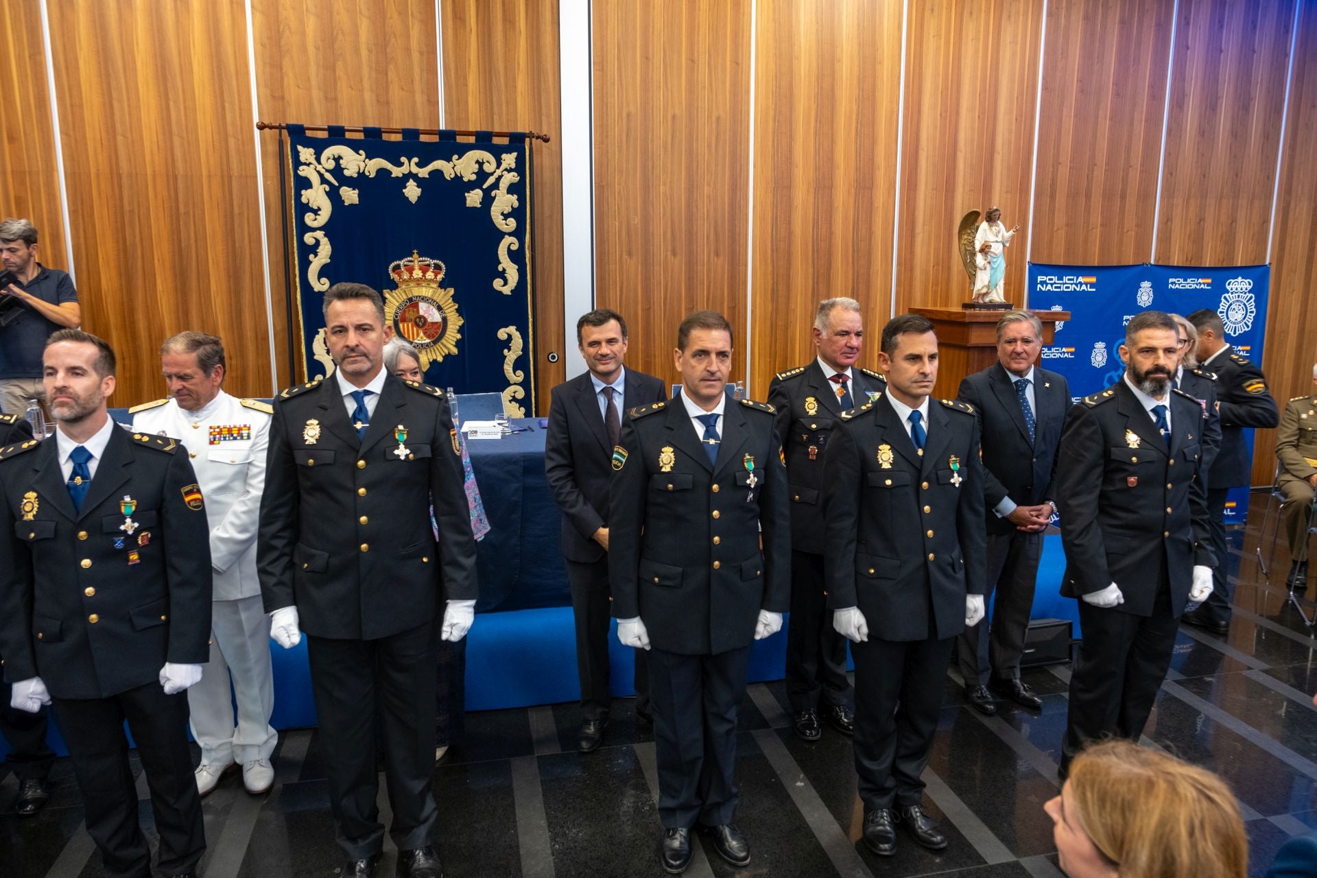 Fotos: Día de la Policía en Cádiz por los Santos Ángeles Custodios