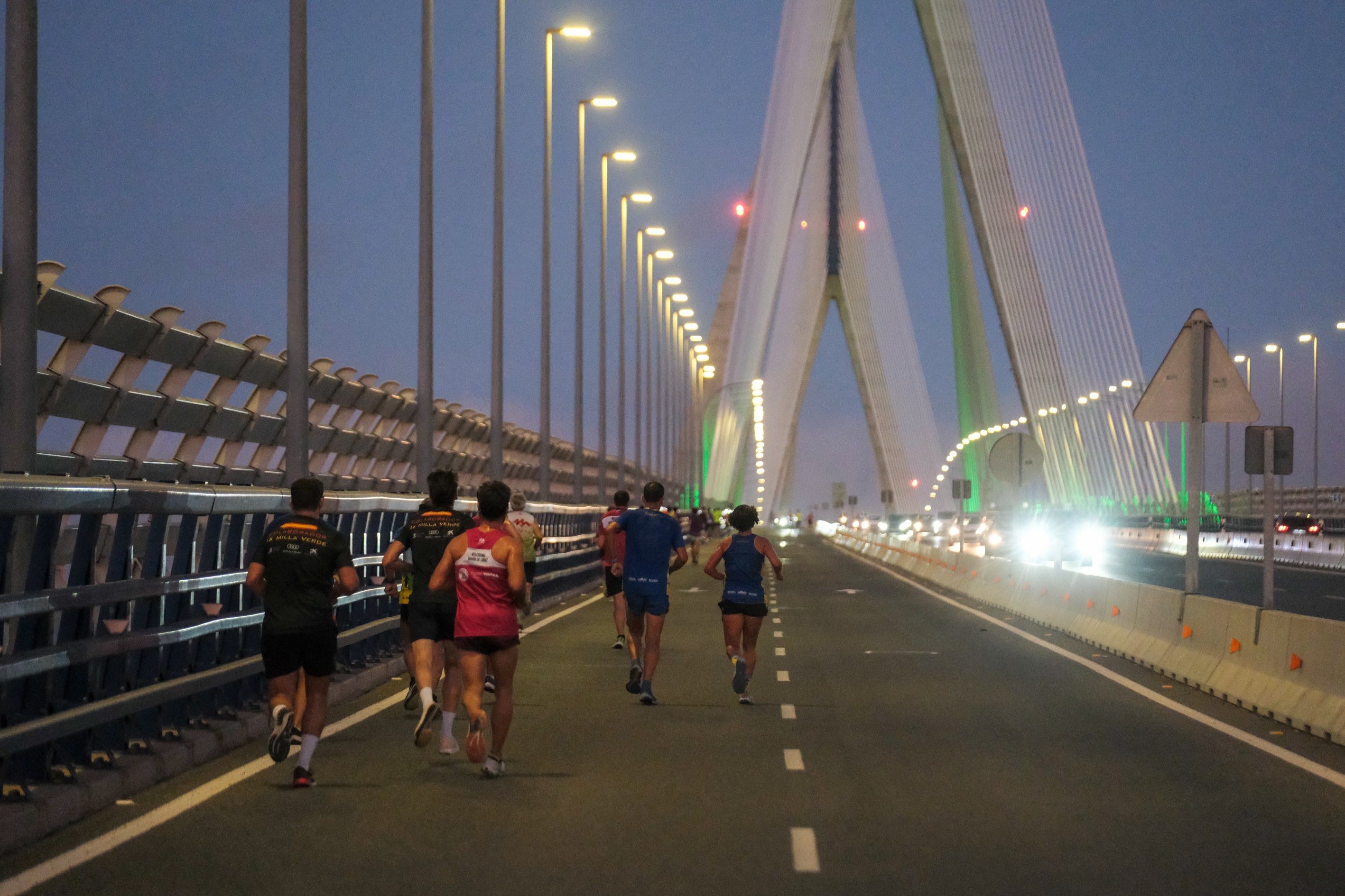 Fotos: IX Milla Verde Nocturna a beneficio de la Asociación de Down Cádiz