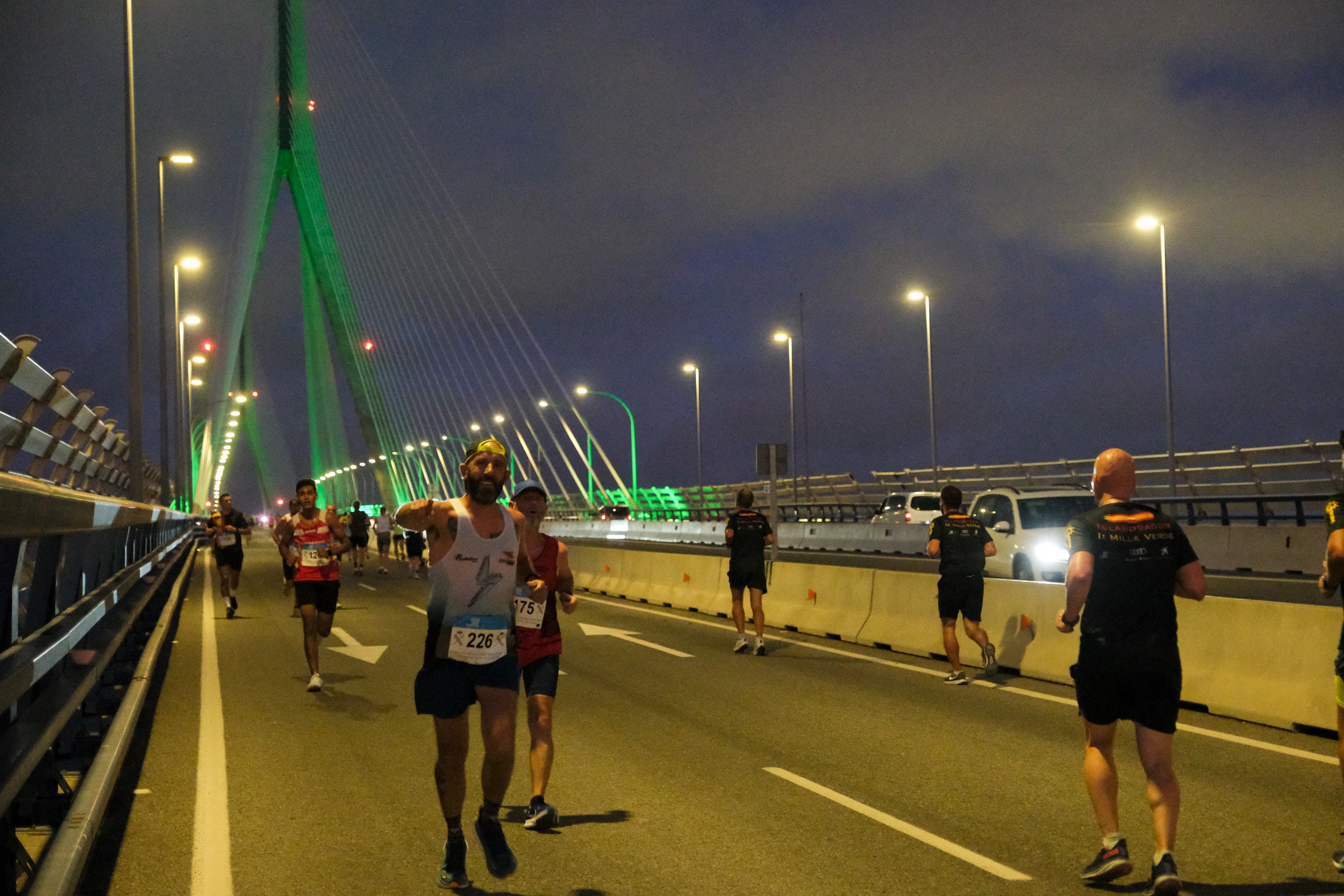 Fotos: IX Milla Verde Nocturna a beneficio de la Asociación de Down Cádiz