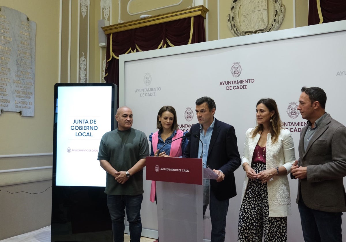 Rueda de prensa de Junta de Gobierno Local este viernes en el Ayuntamiento de Cádiz.