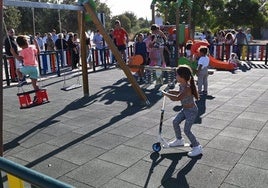 Jerez rinde homenaje a su vecina 'Juana, la Partera' con un parque infantil en La Guareña