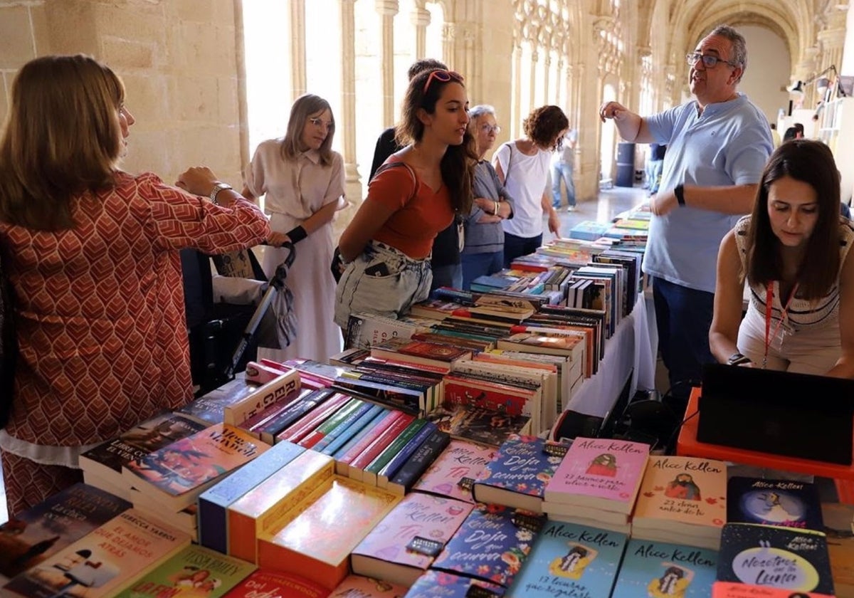 La Feria del Libro de Jerez casi duplica el número de visitantes y atrae a más de 14.000 personas