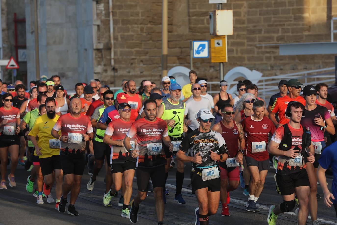 FOTOS: ¿Has estado en la Media Maratón Ciudad de Cádiz 2024? Búscate en la galería de imágenes