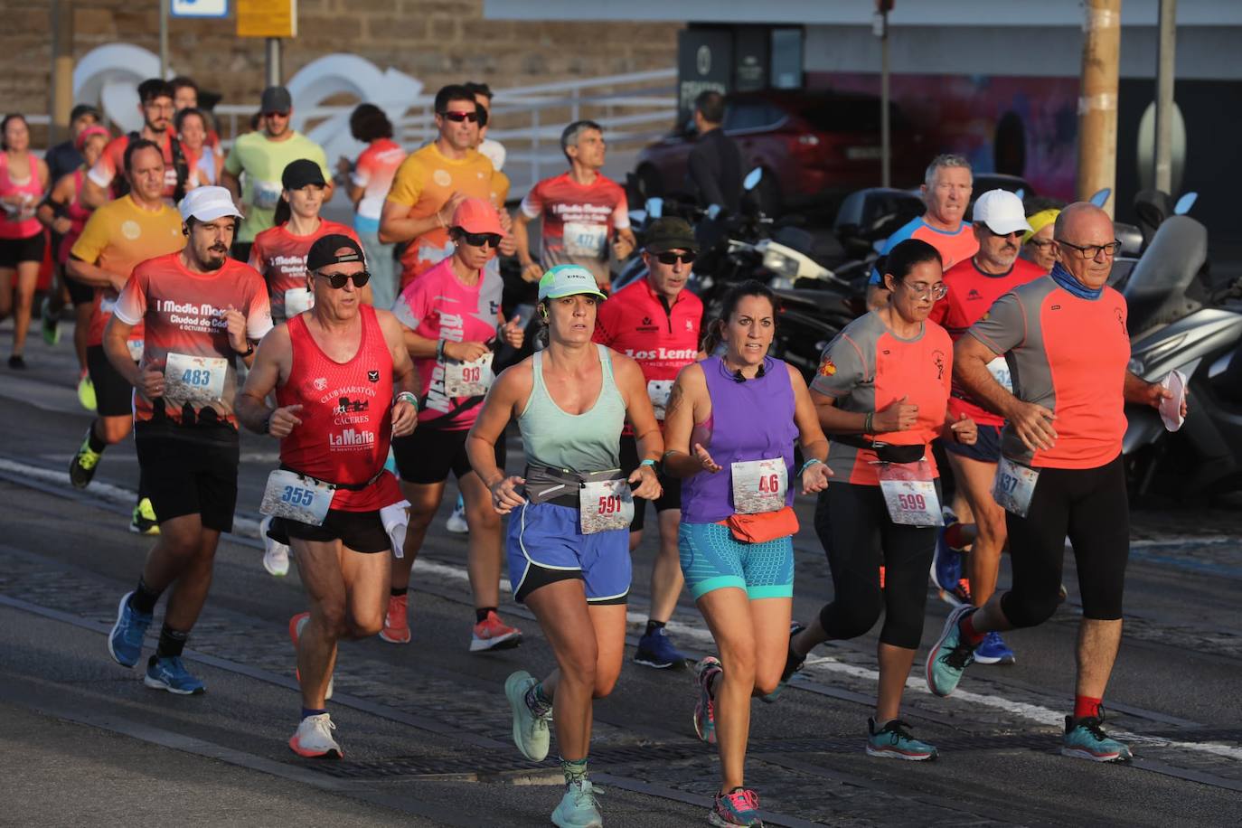 FOTOS: ¿Has estado en la Media Maratón Ciudad de Cádiz 2024? Búscate en la galería de imágenes