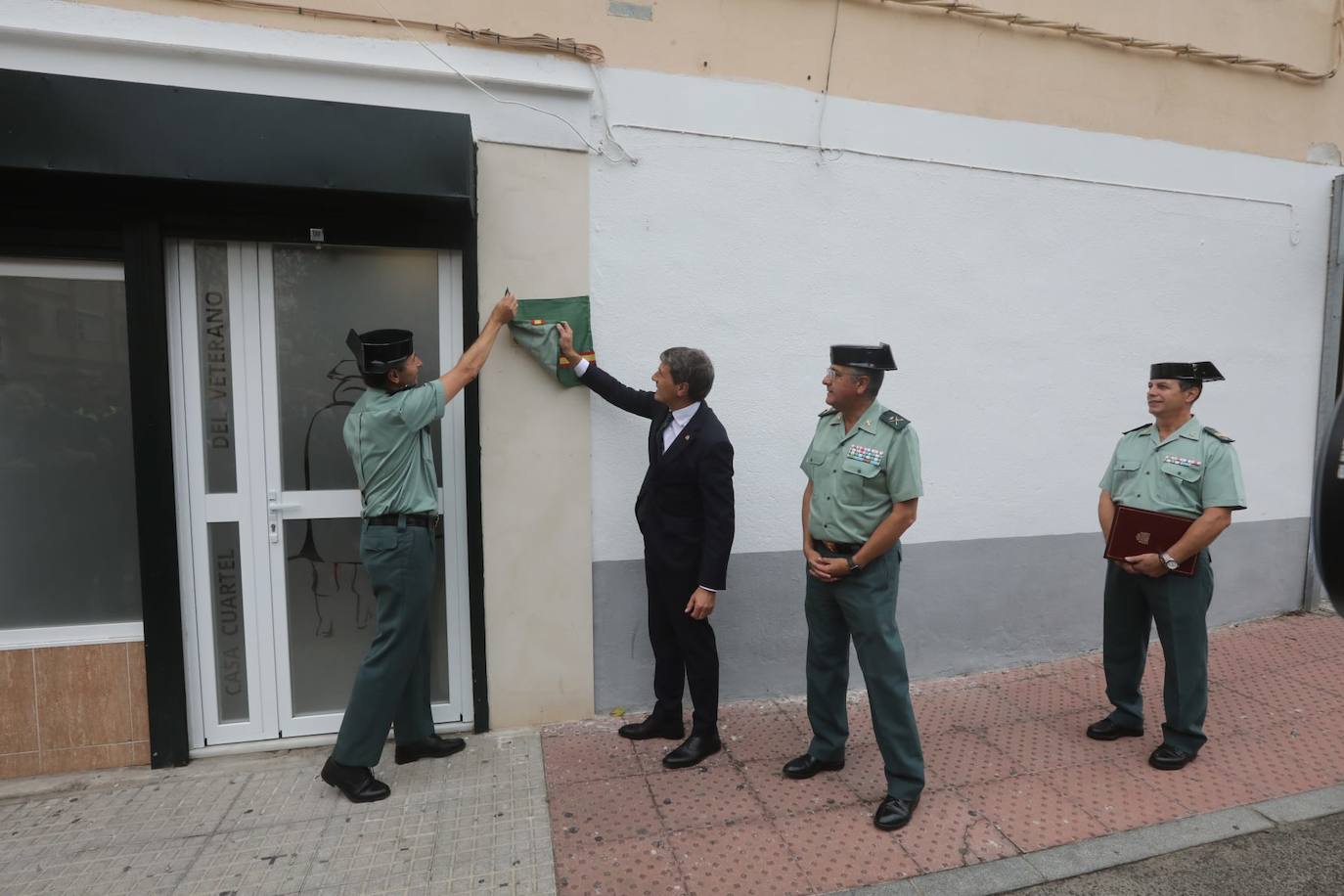 Fotos: Las imágenes de la inauguración de la Casa-Cuartel del Veterano de la Guardia Civil en Cádiz