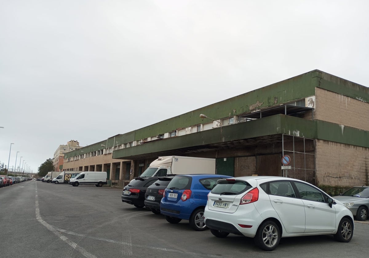 Lonja de frutas y hortalizas de Cádiz, en el barrio de Cortadura.