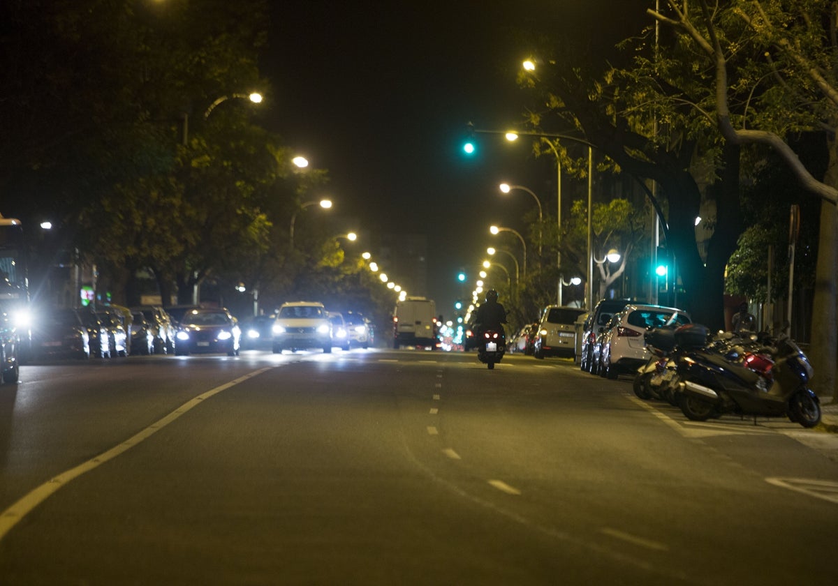 Alumbrado público de la avenida principal de la capital gaditana.