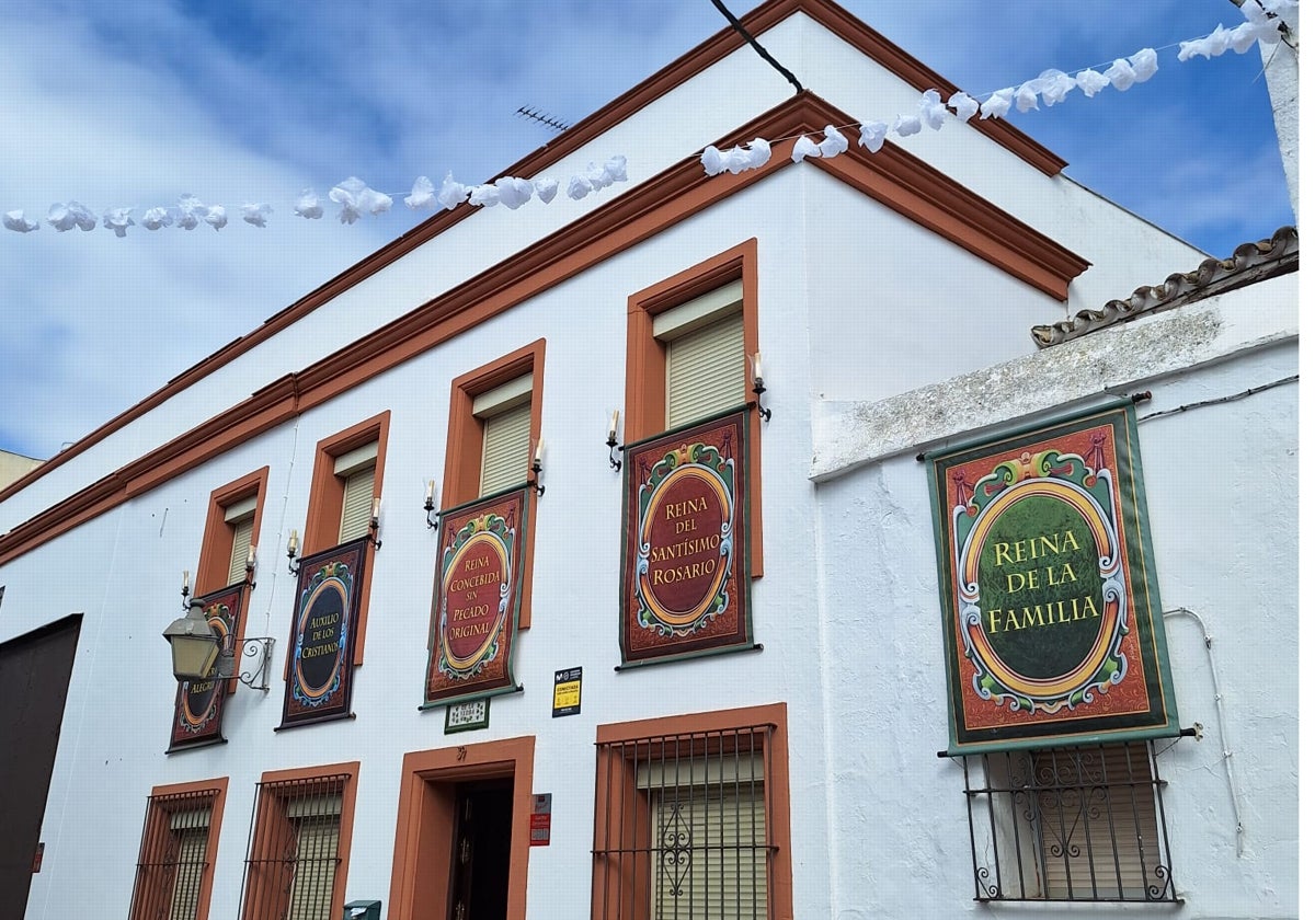 Las calles de Jerez se visten de gala para recibir la Magna Mariana.