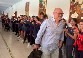 Emotiva despedida del colegio Salesianos de Cádiz a su querido profesor Rafael Burgos: «¡Gracias por tanto!»