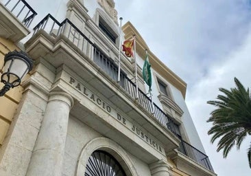 Un condenado por abusar de una niña en Cádiz sigue en la calle y se pudo acercar a ella por un «error judicial»