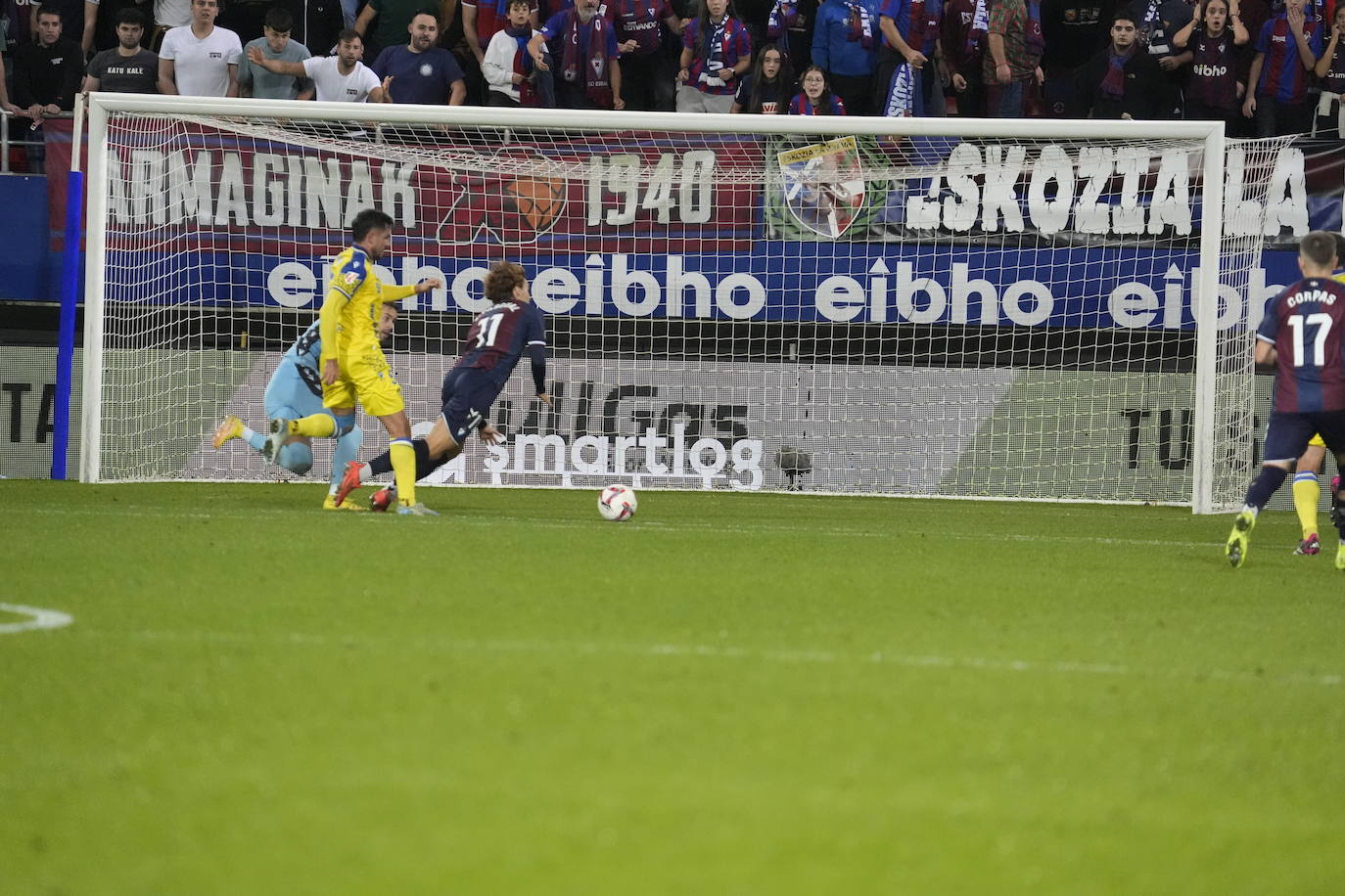 Fotos: Eibar - Cádiz en Ipurua