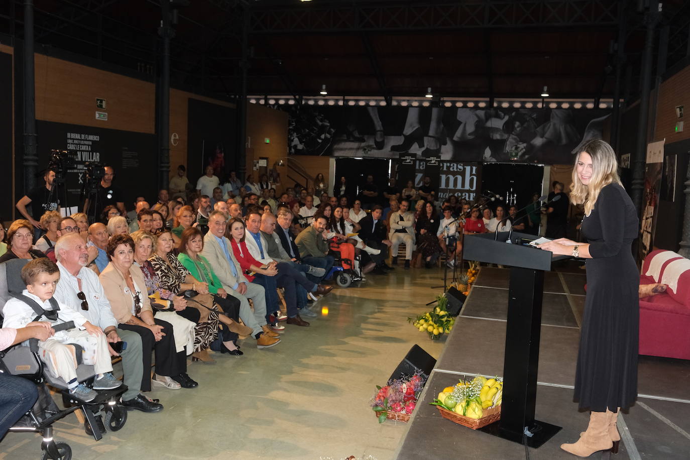 Fotos: Mirian Peralta pregona la festividad de Los Tosantos 2024 en Cádiz