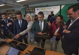 Un total de 91.200 dispositivos digitales en centros docentes de Andalucía