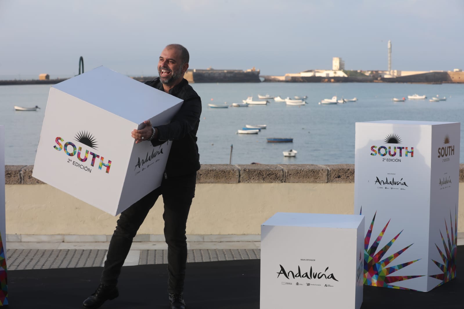 Las imágenes de María Adánez, Javier Gutiérrez, Leonor Watling y Carlos Scholz en la playa de La Caleta