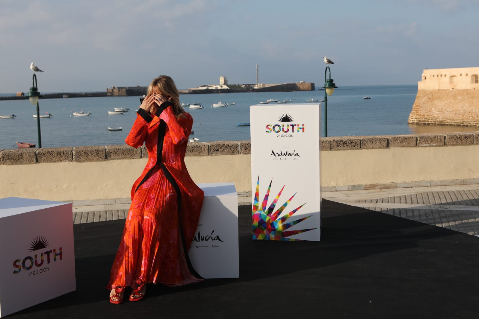 Las imágenes de María Adánez, Javier Gutiérrez, Leonor Watling y Carlos Scholz en la playa de La Caleta