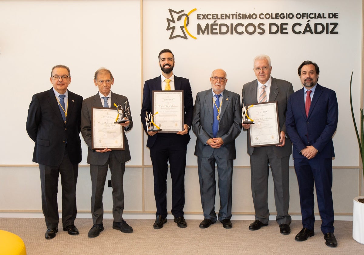 Los premiados por el Colegio de Médicos