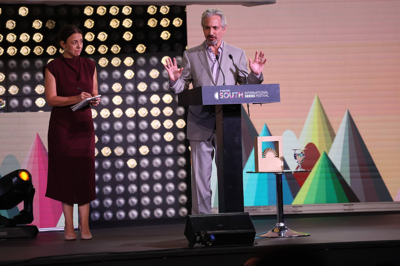 Fotos: Entrega del Internacional Honorary SISF Member Award a David Shore