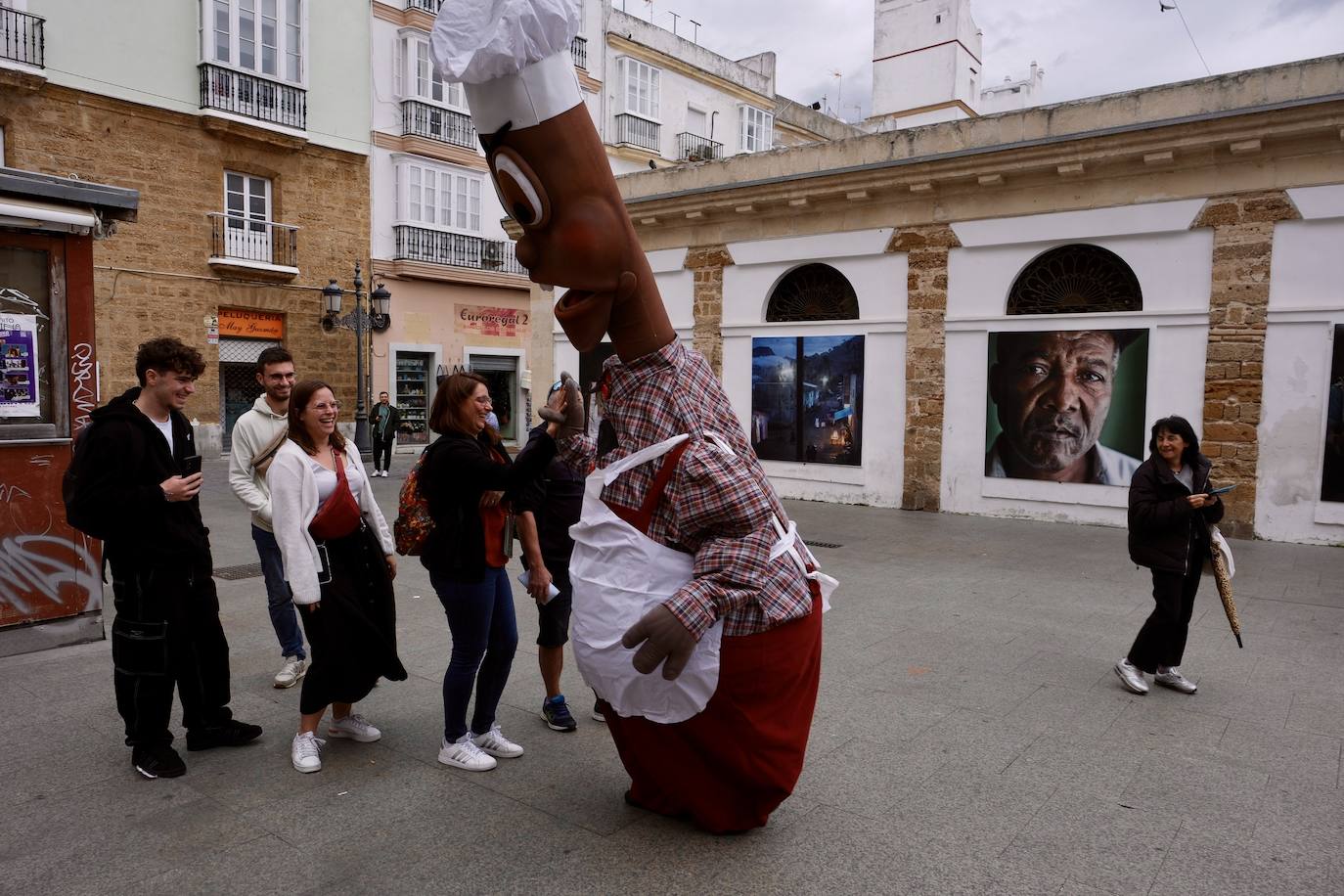 Fotos: El mercado central de Cádiz celebra la fiesta de Los Tosantos