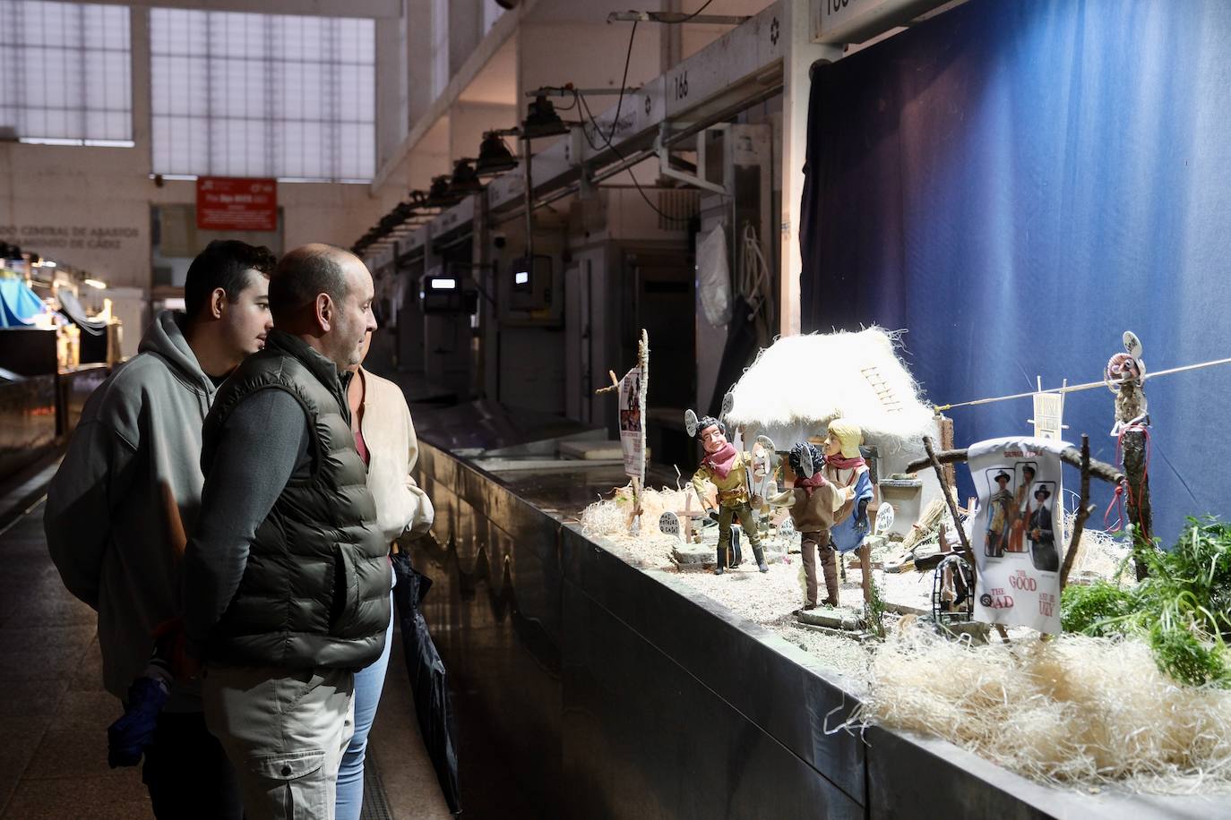 Fotos: El mercado central de Cádiz celebra la fiesta de Los Tosantos