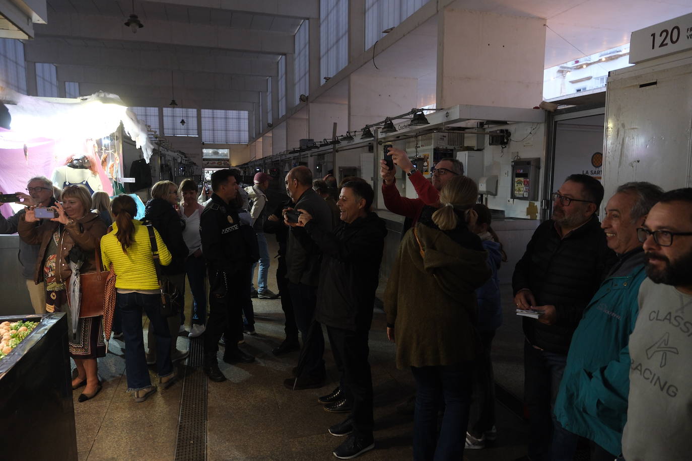 Fotos: El mercado central de Cádiz celebra la fiesta de Los Tosantos